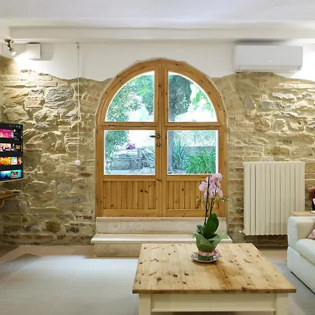 Victoria Garden Lifestyle Apartment